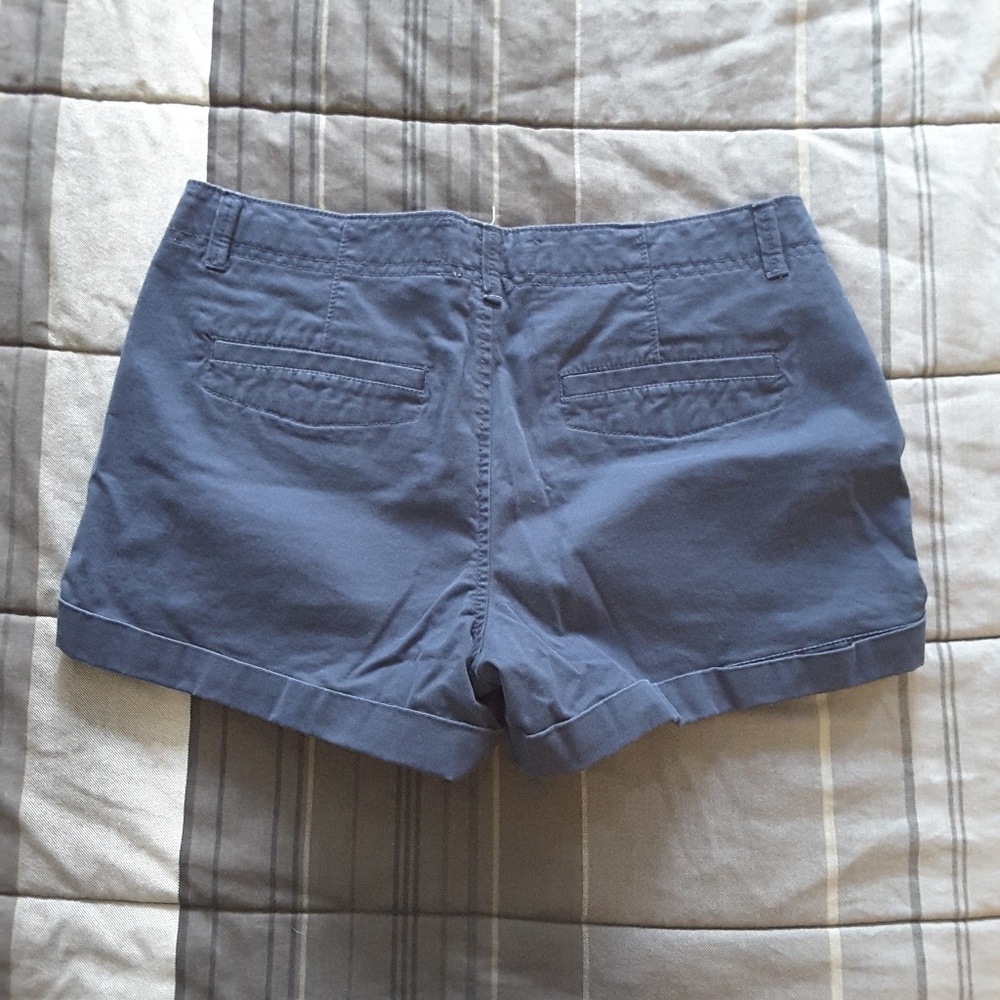 Old Navy khaki shorts size 6 - Picture 2 of 3